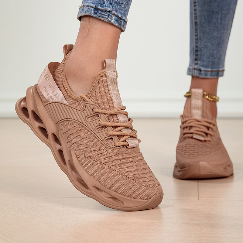 LILIANA | Sneaker a nap minden órájához