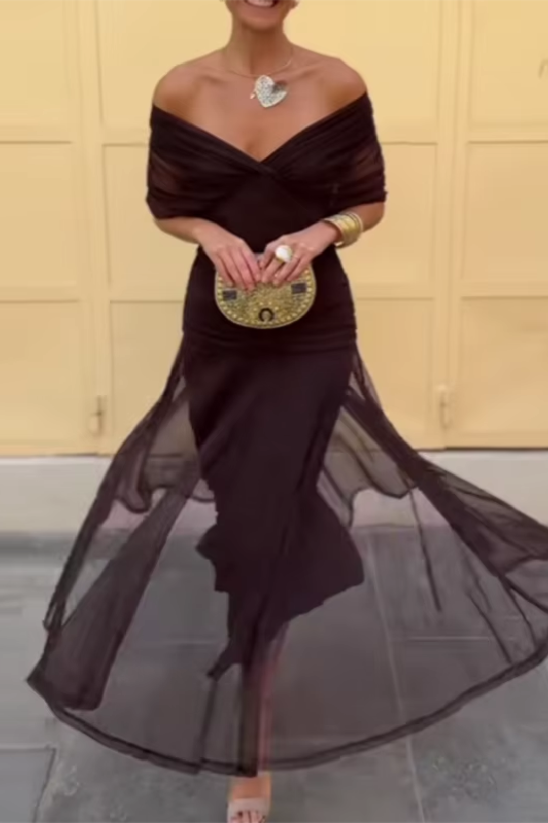 DALMA | Hosszú vonal az esti ünnepekre