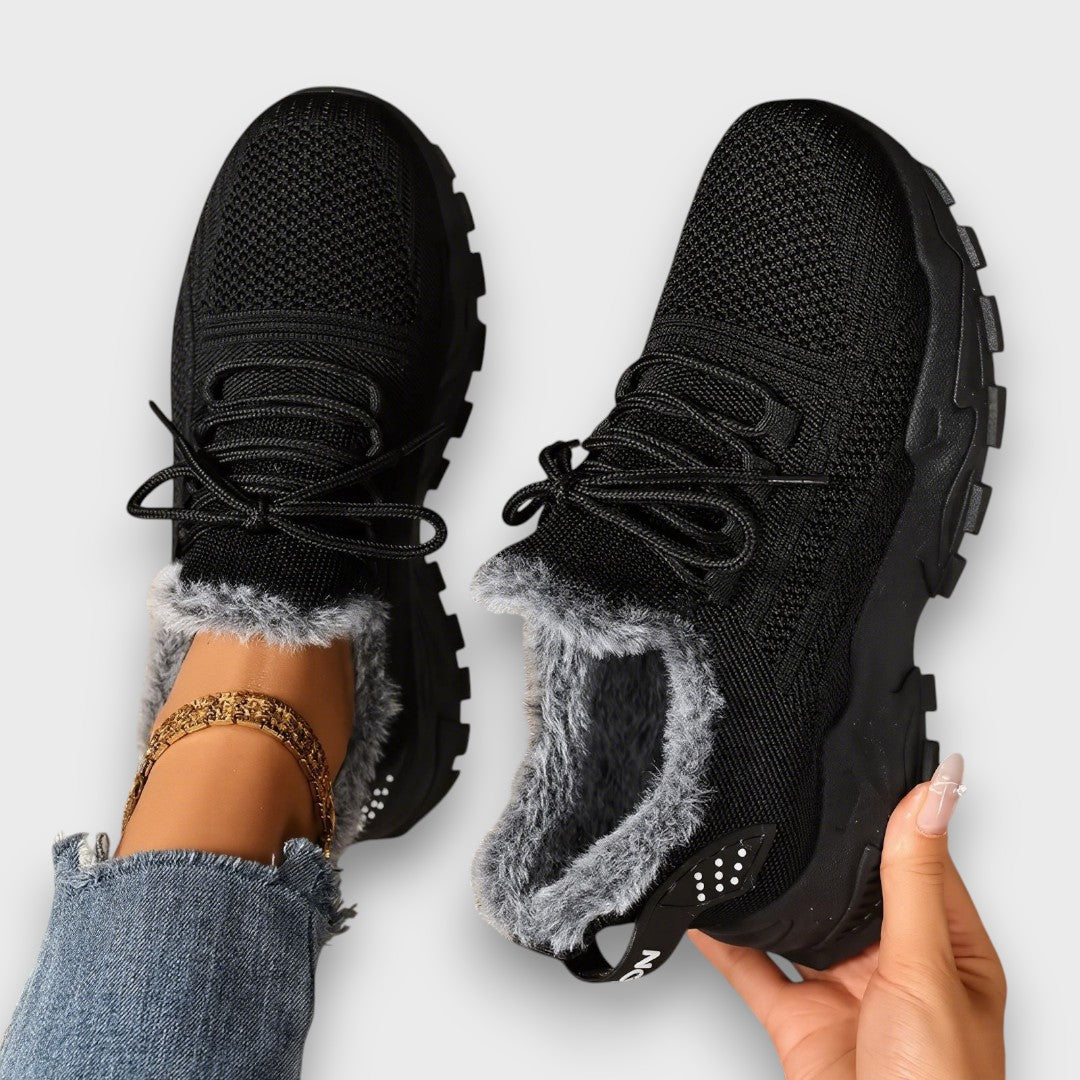 ZSÓFIA | Melegített, fűzős sneakers