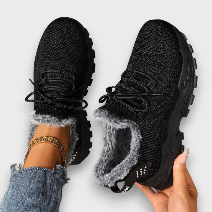 ZSÓFIA | Melegített, fűzős sneakers