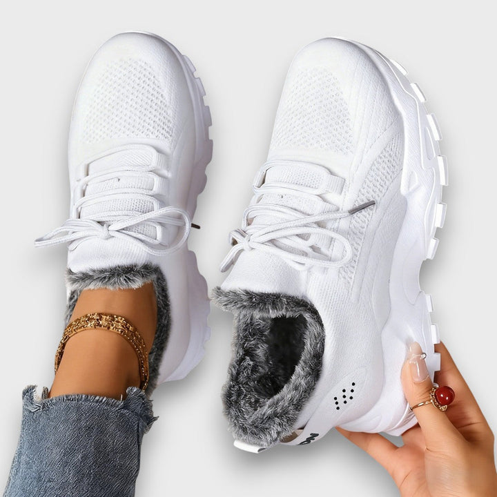 ZSÓFIA | Melegített, fűzős sneakers